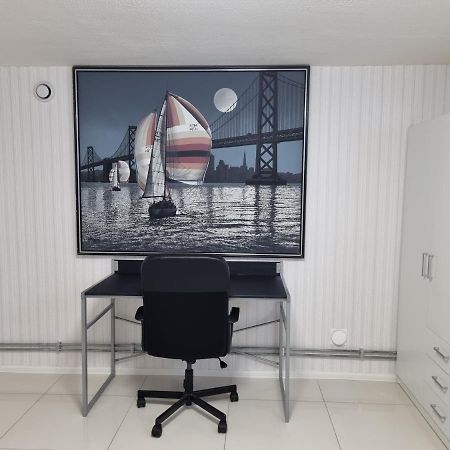 Apartamento Moonlight - Trevlig Kallarlagenhet Broby Exterior foto