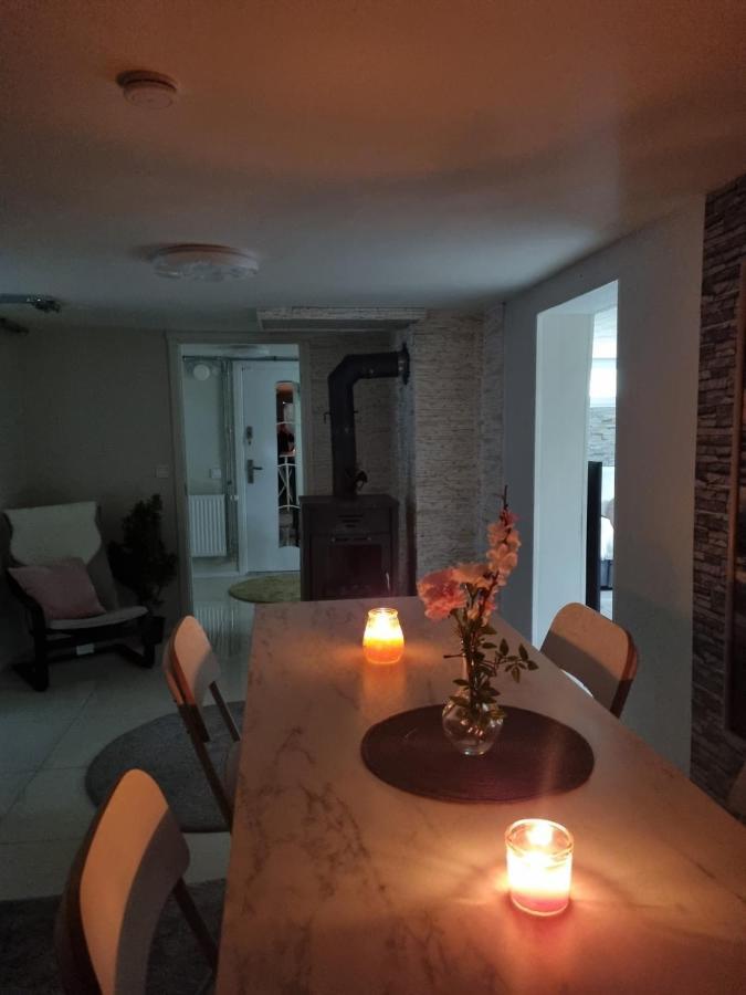 Apartamento Moonlight - Trevlig Kallarlagenhet Broby Exterior foto