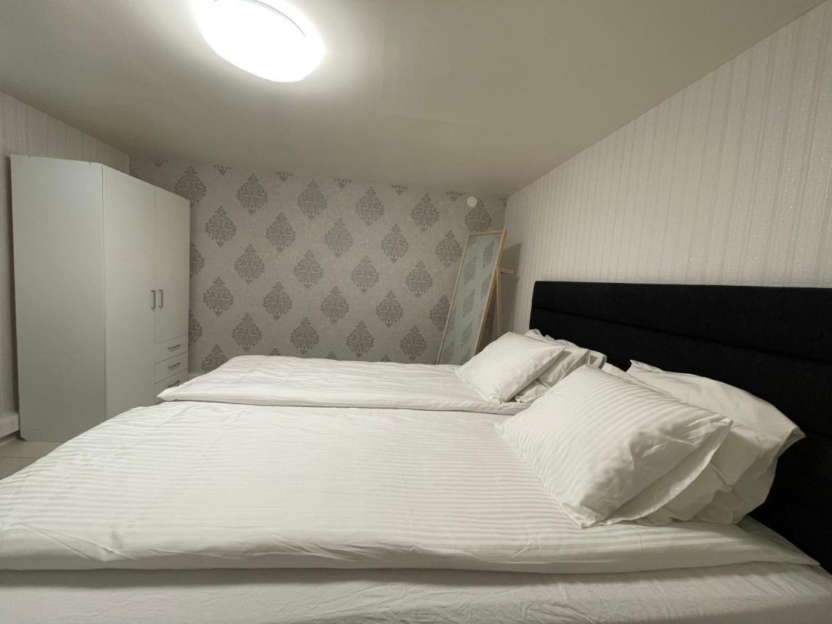 Apartamento Moonlight - Trevlig Kallarlagenhet Broby Exterior foto